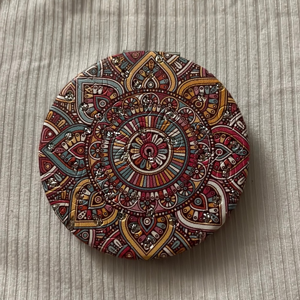 Compact mirror